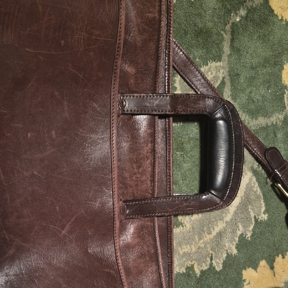 Elegant Dark Brown Leather Briefcase for Men - Picture 5 of 16